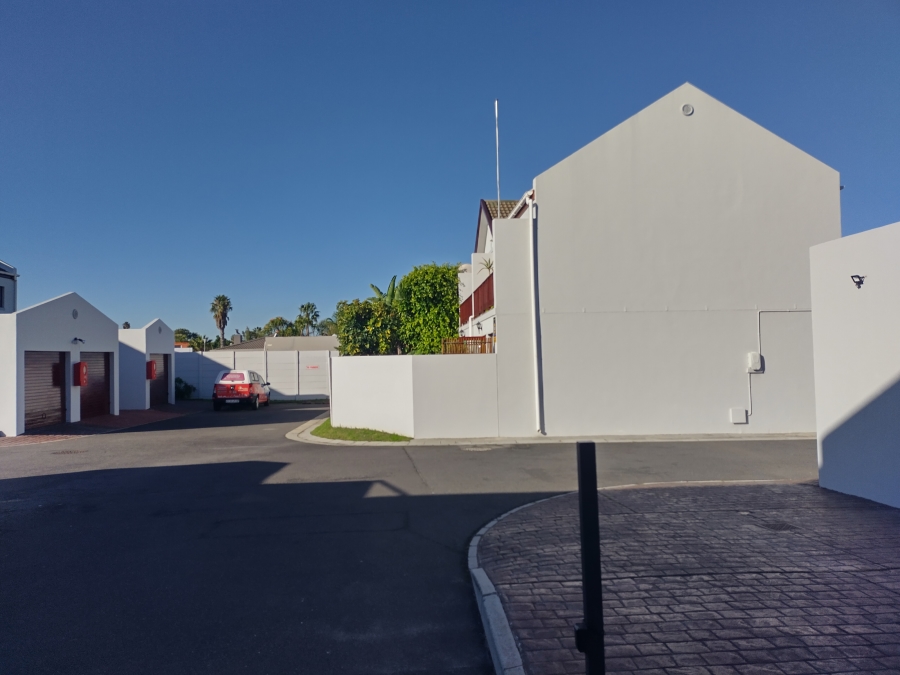 2 Bedroom Property for Sale in Parklands Western Cape